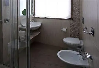 Olympus מלון דירות 4*